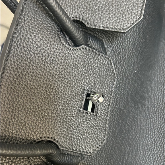 Elegant Black Leather Men's Bag - Picture 3 of 9